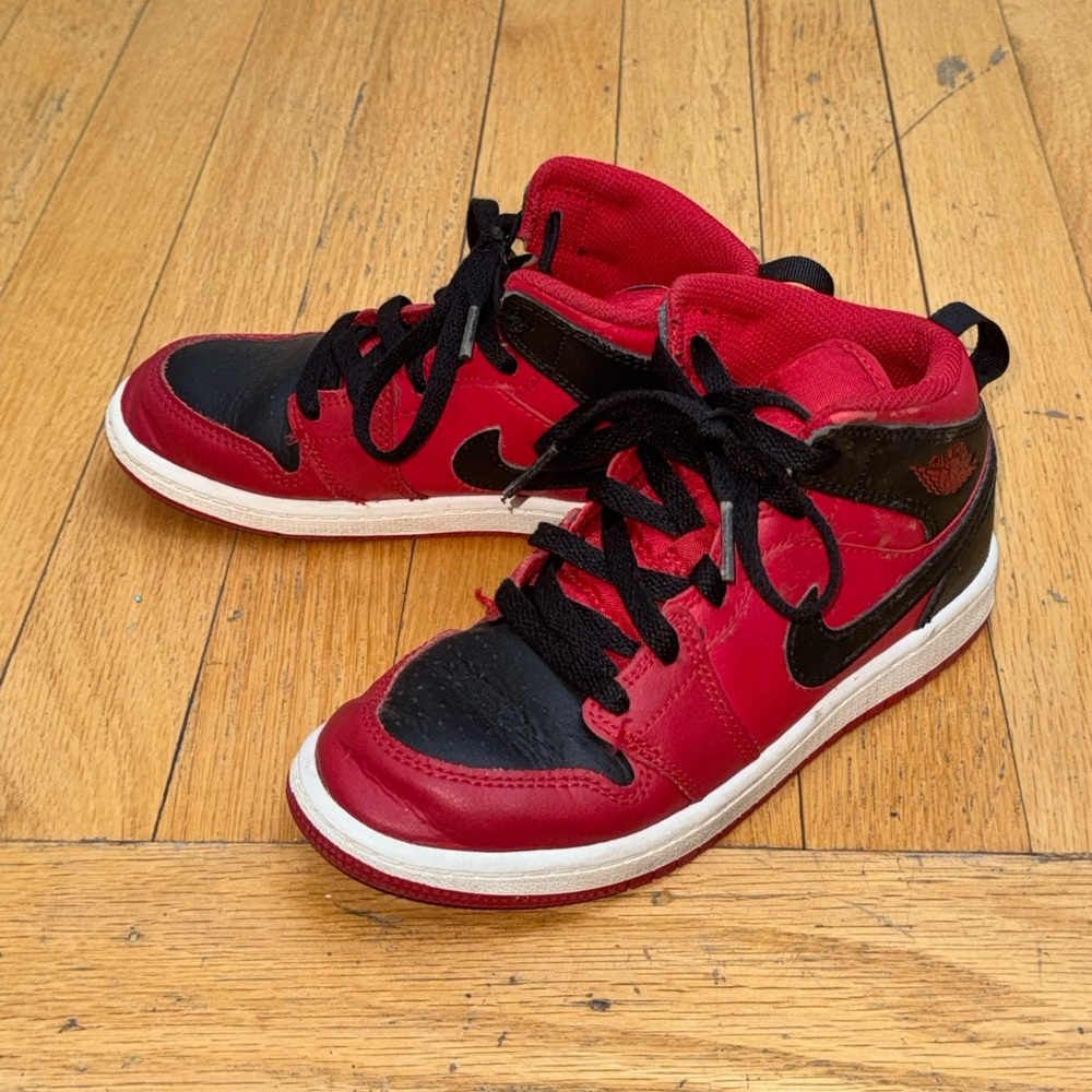 Sz 1.5 Nike Air Jordan 1 Mid Reverse Bred Gym Red Black 640734-660